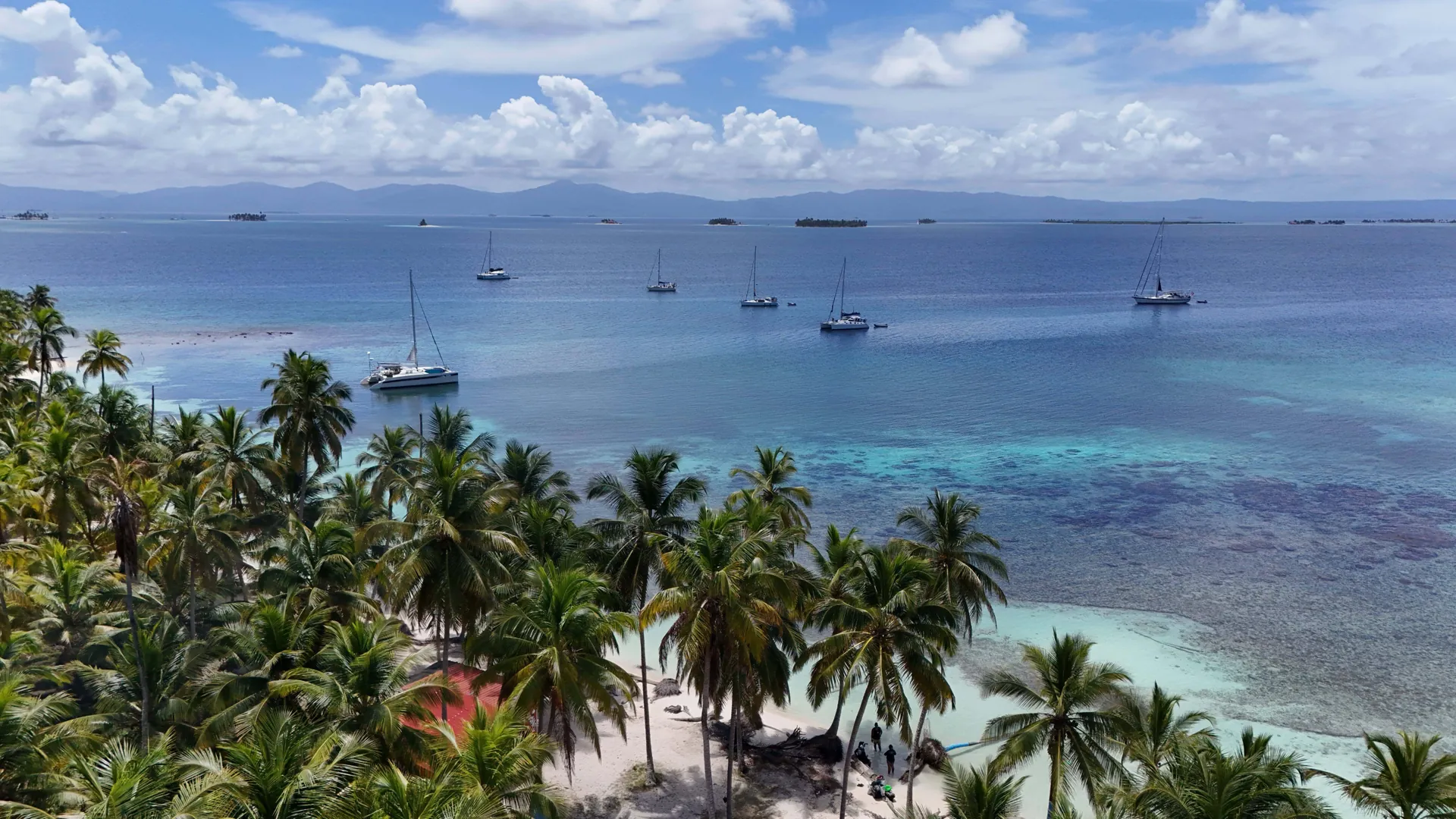 Islands of Cayos Limones in San Blas