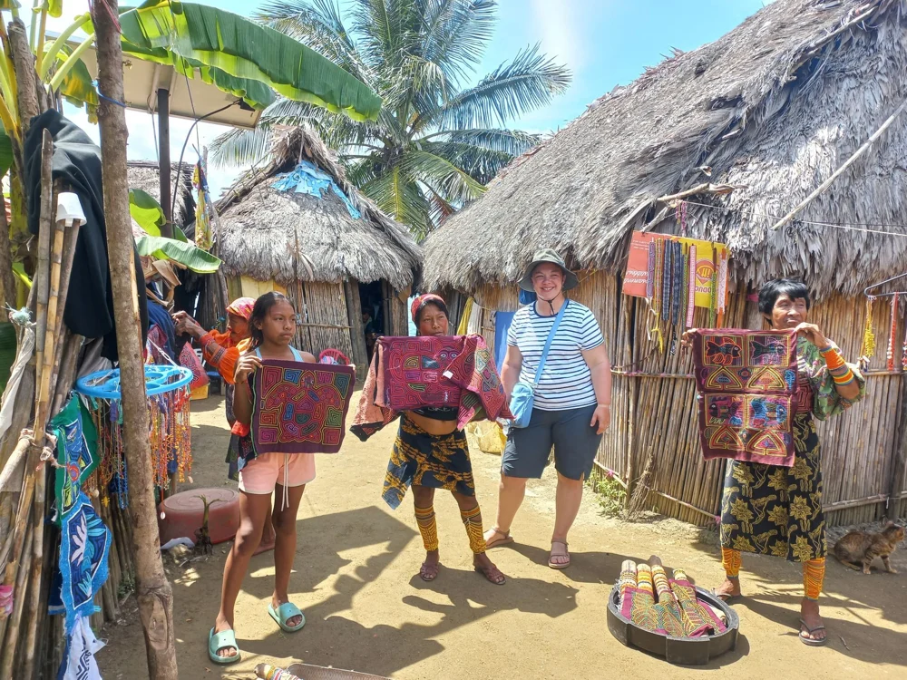 A Guna community island